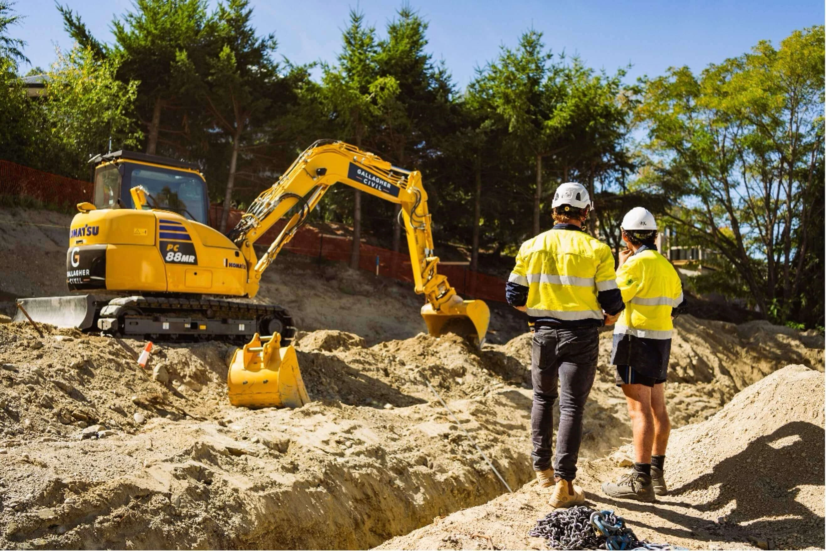 Discussing the next step. Photo courtesy of Patrick from Gallagher Civil Limited, at Wanaka.